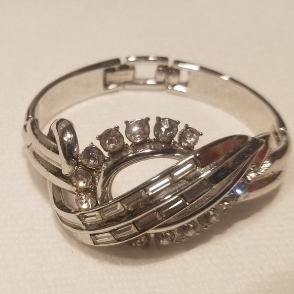 Dazzling mid-century signed Trifari bracelet - Picture 3 of 13